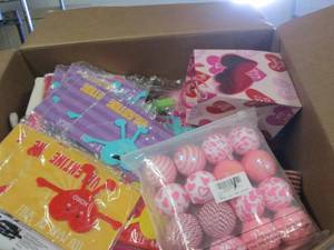 lot 66 image: box of valentines overstock ...