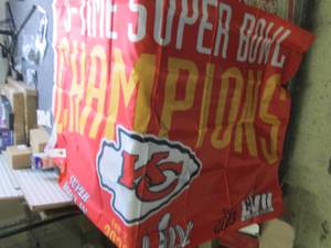 lot 105 image: 4 kansas city chiefs flag ...