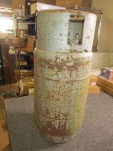 lot 258 image: full propane tank believed to be a ...