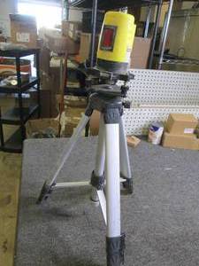 lot 260 image: laser level on tripod powers on ...