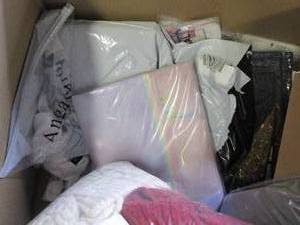 lot 417 image: box of misc please see pictures...