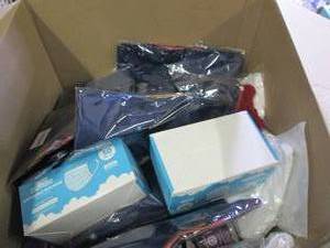 lot 418 image: box of misc please see pictures...