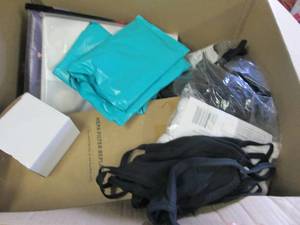 lot 421 image: box of misc please see pictures...
