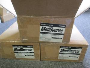 lot 303 image: 3 cases of 2000 a case alcohol prep...