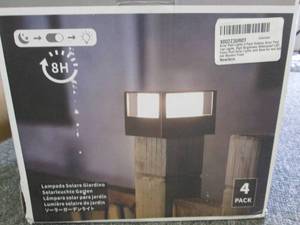 lot 456 image: 4 pack of solar post lights...