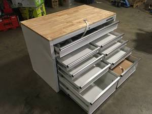lot 44 image: Husky Tool Chest Damaged  Customer Returns See Pictures