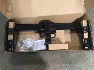 lot 47 image: CURT  Class 3 Multi-Fit Trailer Hitch with 2 Receiver, Towing Draw Bar Customer Returns See Pictures