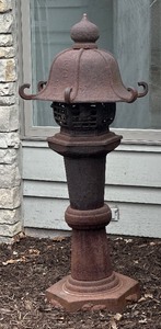 lot 3 image: Metal Outdoor Pagoda