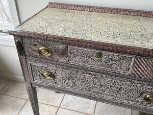 lot 19 image: Vintage Petite Decorative Console Table