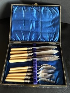 lot 40 image: Antique Fish Knife and Fork Set
