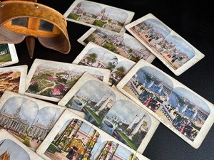 lot 41 image: Vintage Stereoscope and Cards