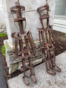 lot 94 image: Pair of Metal Soldier Art Pieces
