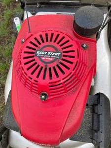 lot 95 image: Honda Easy Start Lawn Mower Model GCV160