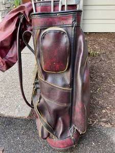 lot 96 image: Golf Bag with Assorted Lynx Clubs