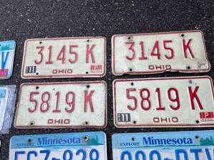 lot 98 image: License Plate Lot