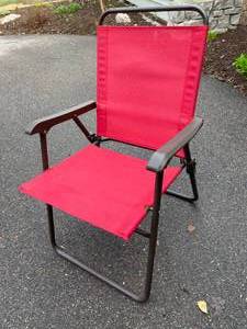 lot 109 image: Folding Patio Chair