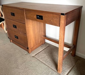 lot 134 image: Vintage New Generation Desk by Drexel