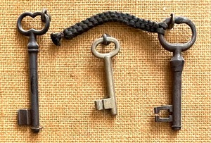 lot 155 image: Vintage Key Art