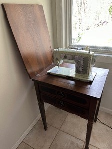 lot 198 image: Vintage Sears Kenmore Sewing Machine