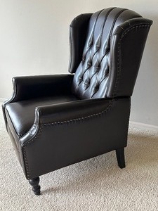 lot 194 image: Vintage Recliner