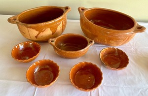 lot 181 image: Assortiment of Mexican Pottery  Terra Cotta  Clay Bowls
