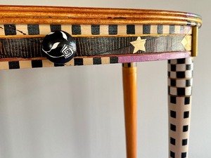 lot 179 image: Suzanne Fitch Hand Painted Accent Table