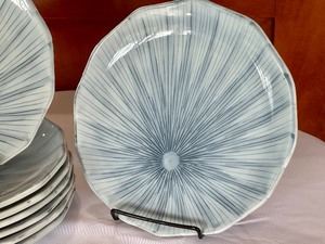 lot 61 image: Beautiful Set of 8 Ceramic Plates