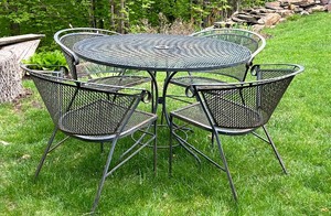 lot 201 image: Metal Outdoor Patio Table and Chairs Set