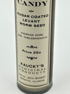 lot 73 image: Antique 1840 Kauckys Worm Candy Apothecary Bottle