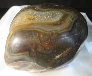 STUNNING POLISHED LARGE AGATE