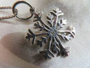 STERLING SNOWFLAKE PENDANT
