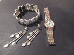 lot 108 image: WATCH, BRACELET AND EARRINGS