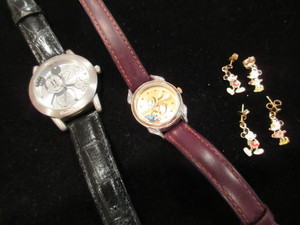 lot 117 image: OFFICIAL WALT DISNEY EARRINGS AND LIMITED EDITION WATCHES