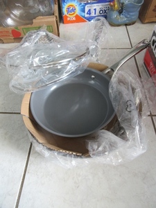 lot 208 image: REDMOND STAINLESS STEEL SKILLET SET WITH LIDS - BRAND NEW