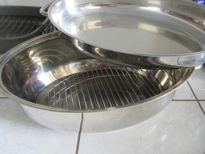 lot 210 image: CHARMING ART STAINLESS ROASTERBROASTER WITH RACK AND LID-LIKE NEW