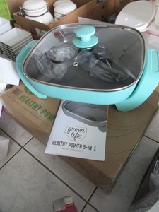 lot 212 image: GREEN LIFE  5 IN 1 ELECTRIC SKILLET.