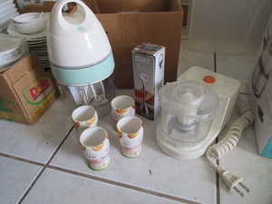 lot 220 image: EGG RELATED ITEMS
