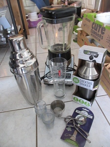 lot 223 image: COCKTAIL ACESSORIES, BARWARE AND A STAINLESS CUISINART BLENDERFOOD PROCESSOR