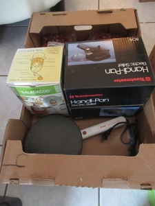 lot 231 image: SMALL APPLIANCES  AND HERSHEY HUGS - NEW