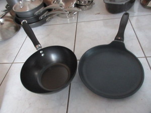 lot 247 image: SWISS DIAMOND SWITZERLAND CREPE PAN AND WOK SKILLET