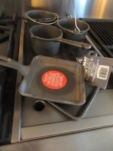lot 254 image: LODGE CAST IRON COOKWARE