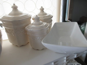 lot 262 image: TRACY PORTER CERAMIC CANISTERS AND A SERVING BOWL