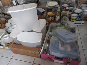 lot 266 image: BULK PLASTIC STORAGE