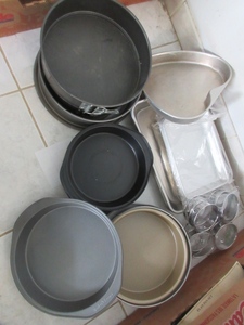 lot 272 image: KAISER BAKING PANS AND TRAYS- NEW AND SLIGHTLY USED