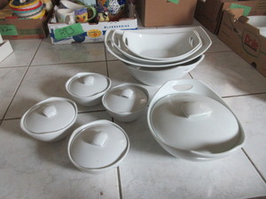 lot 289 image: DANSK WHITE SERVING BOWLS AND CASSEROLE DISHES