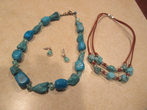 lot 125 image: TURQUOISE NECKLACES AND EARRINGS - NEW
