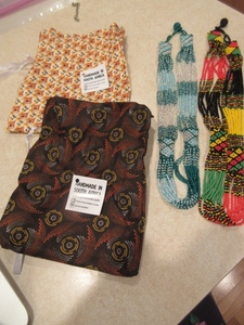 lot 126 image: HANDMADE SOUTH AFRICAN BEADED NECKLACES - NEW