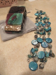 lot 129 image: FAMARINE CHUNKY BRACELET AND A NECKLACE