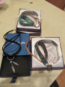 lot 131 image: FEATHER CHARM NECKLACE AND JASPER STONE HEALING ENERGY BRACELETS - NEW