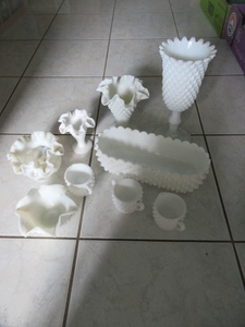 lot 294 image: FENTON AND MILK GLASS
